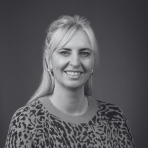 headshot of Kristin Carpenter